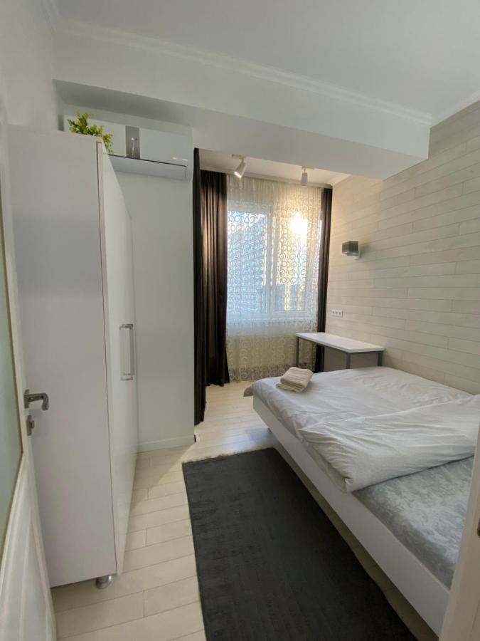 New Double Room Luxury Apartment In The Center Chisinau Exterior photo
